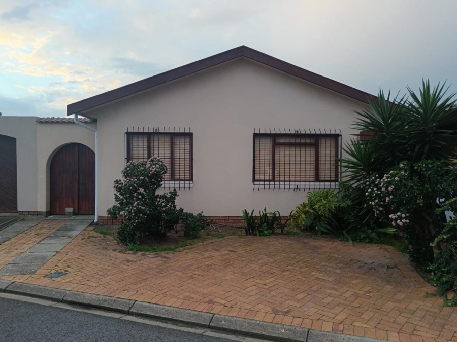 To Let 3 Bedroom Property for Rent in Bothasig Western Cape